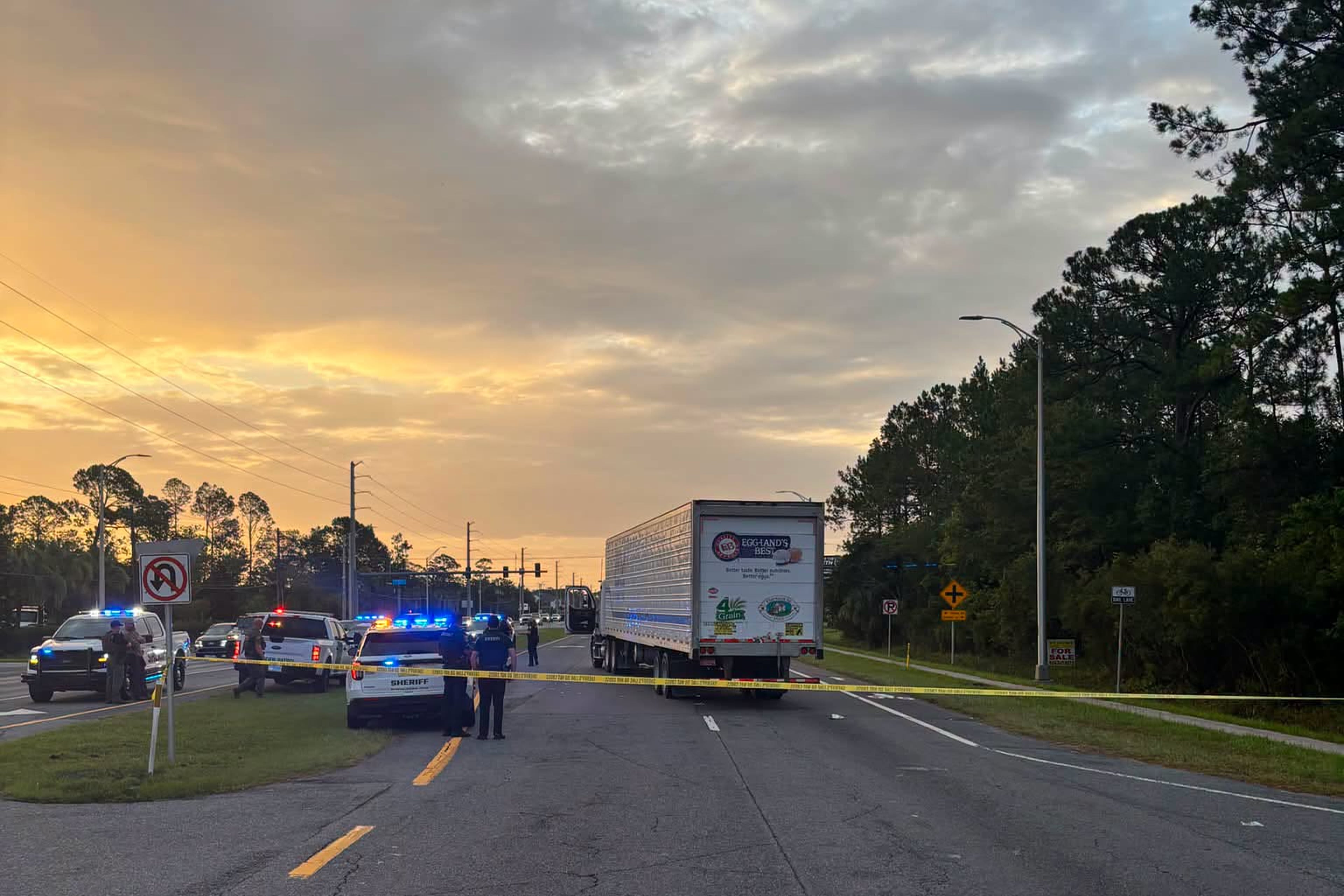 Man fleeing immigration officers in Florida is struck and killed by tractor trailer, police say