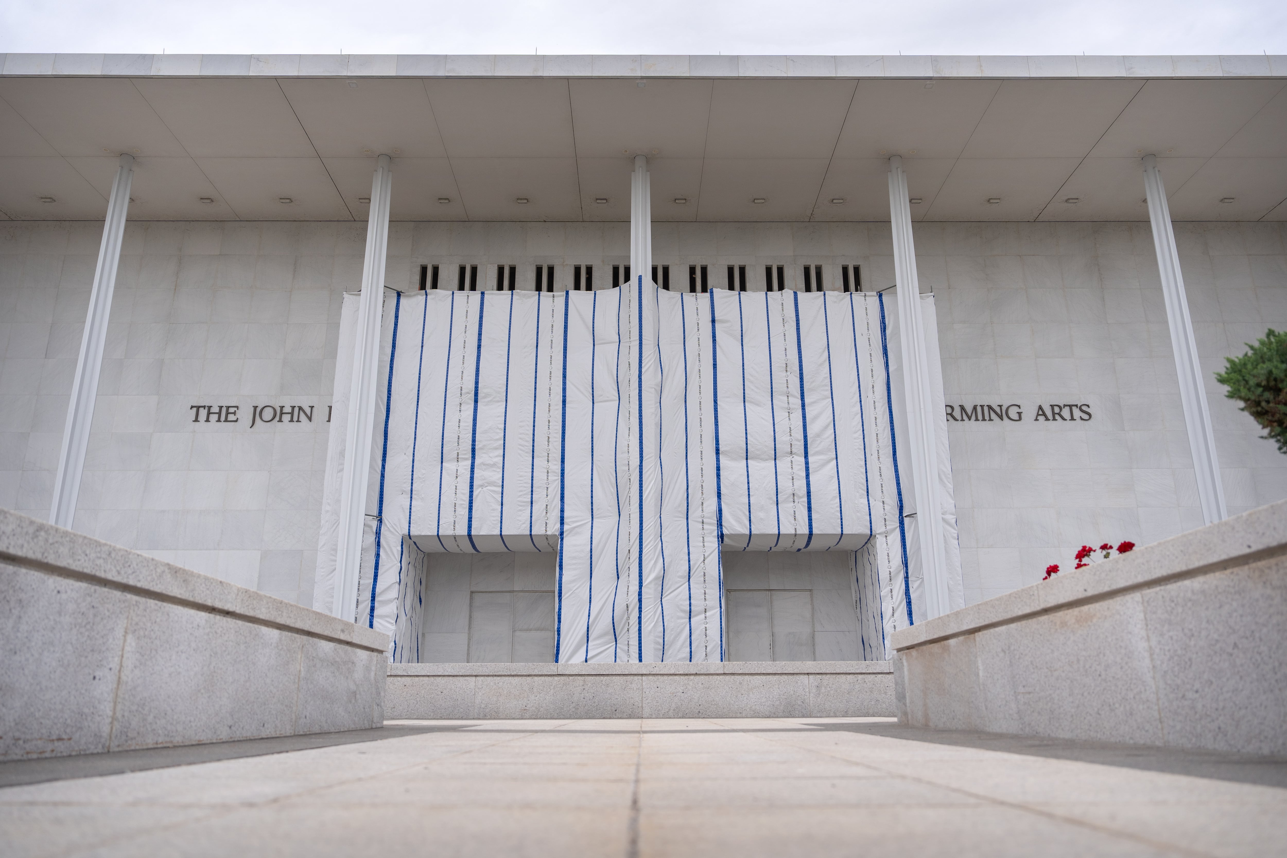 Kennedy Center says it isn't required to reschedule shows after judge blocks 2-year closure