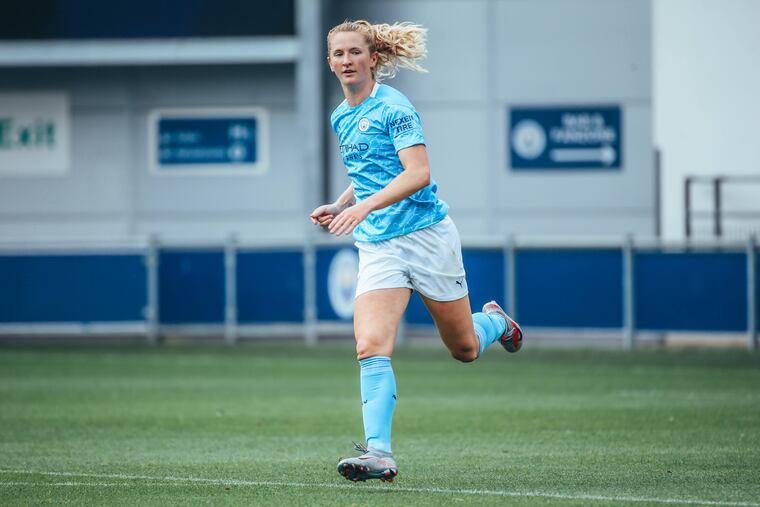 Samantha Mewis had a goal and two assists for Manchester City in her first game for the team, a 4-1 preseason win over Everton in Manchester, England, on August 23, 2020.