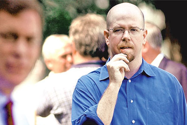 Dan Fee (right), seen in 2003 as a John Street campaign worker, has become a city power player. (Daily News File Photo)