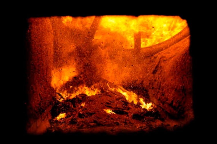 A scene from a Covanta waste-to-energy plant in Chester. The company has agreed to pay a civil penalty of $218,393 over air quality violations that occurred at its Conshohocken waste-to-energy facility.
