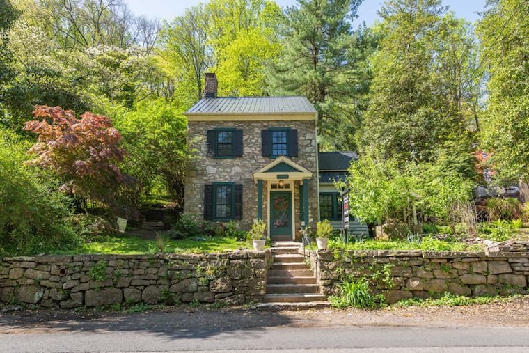 The house is a five-minute drive to New Hope or a 20-minute walk along the Delaware River Park Canal path.
