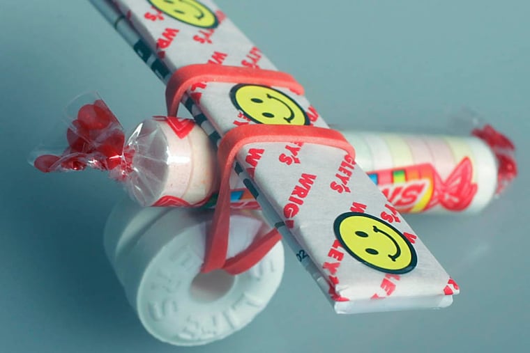 CRAF17F
In honor of National Aviation Week you can build a sweet little candy aircraft that resembles the Wright Brothers' contributions to aviation. (Phil Masturzo/Akron Beacon Journal/MCT)