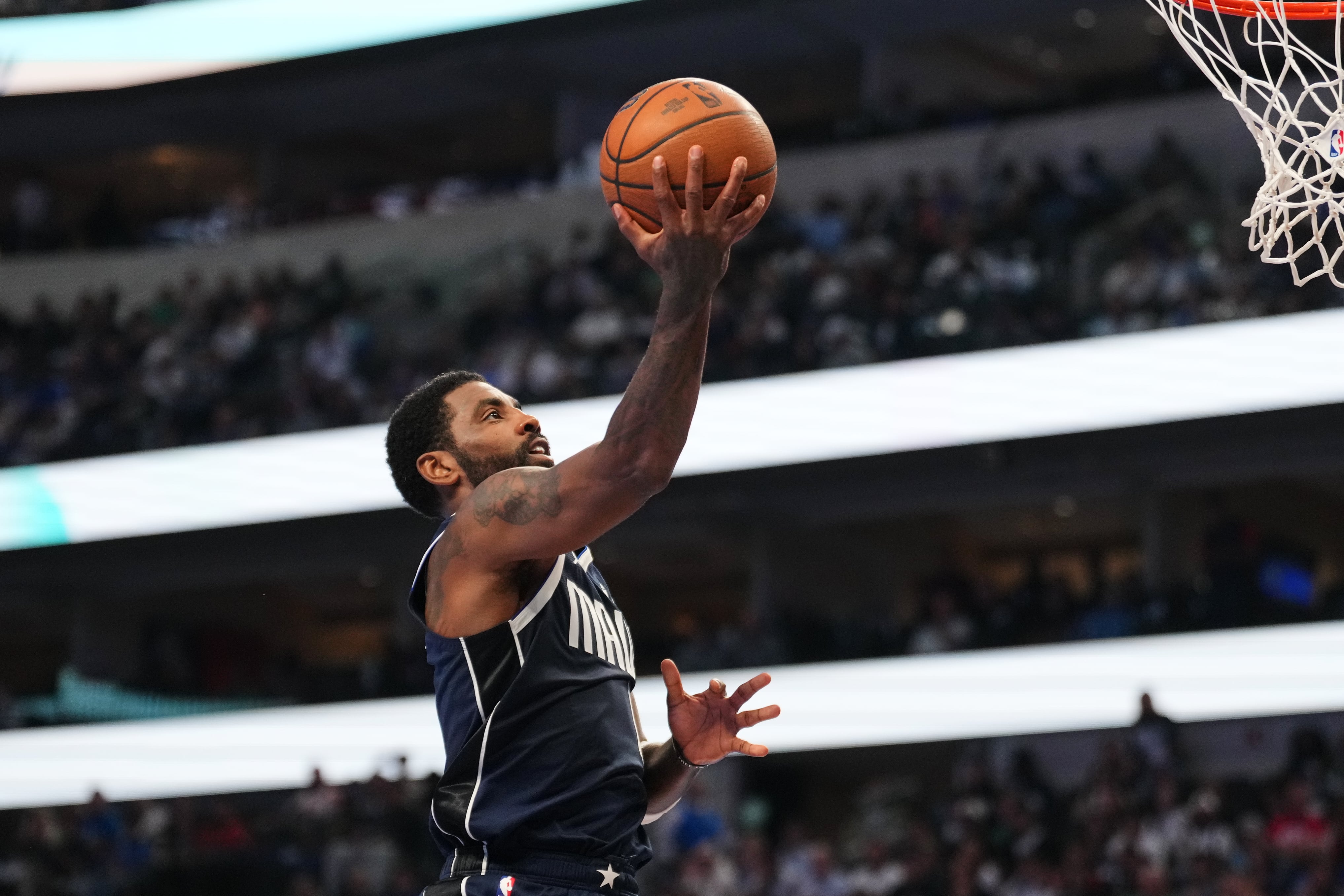 Irving scores 35 and Flagg adds 33 as Mavericks hand Rockets 1st loss of season 116-111