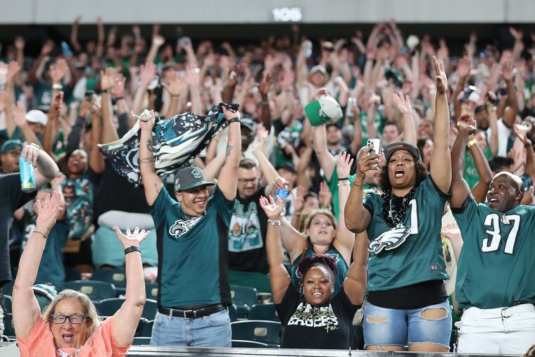 Eagles fans do the wave during a preseason game against the Cleveland Browns at Lincoln Financial Field last week.