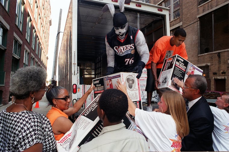 After a 14-year absence from the Sixers, the franchise announced the return of former mascot, Hip Hop, as part of its 25th anniversary of getting to the NBA Finals. In addition to his dunks, Hip Hop, seen here in 2001 with former guard Raja Bell (right), also helped with the team's community initiatives.