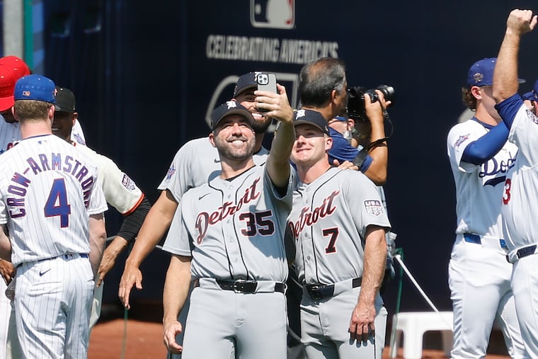 Tigers veteran Justin Verlander (left) takes a selfie with rookie Kevin McGonigle during All-Star media day on Monday at Citizens Bank Park.