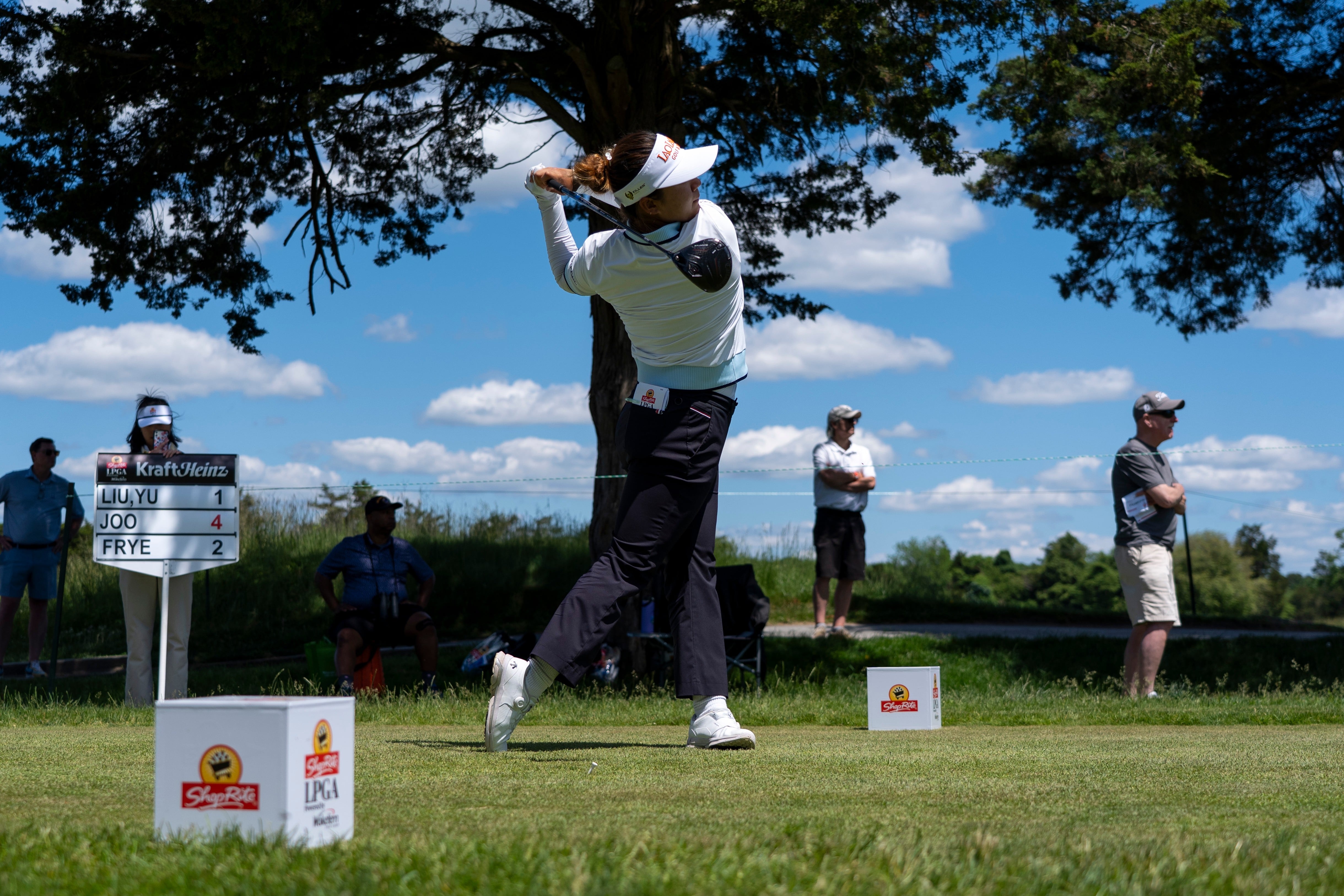 Soo Bin Joo masters the wind, opens 4-shot lead at ShopRite LPGA