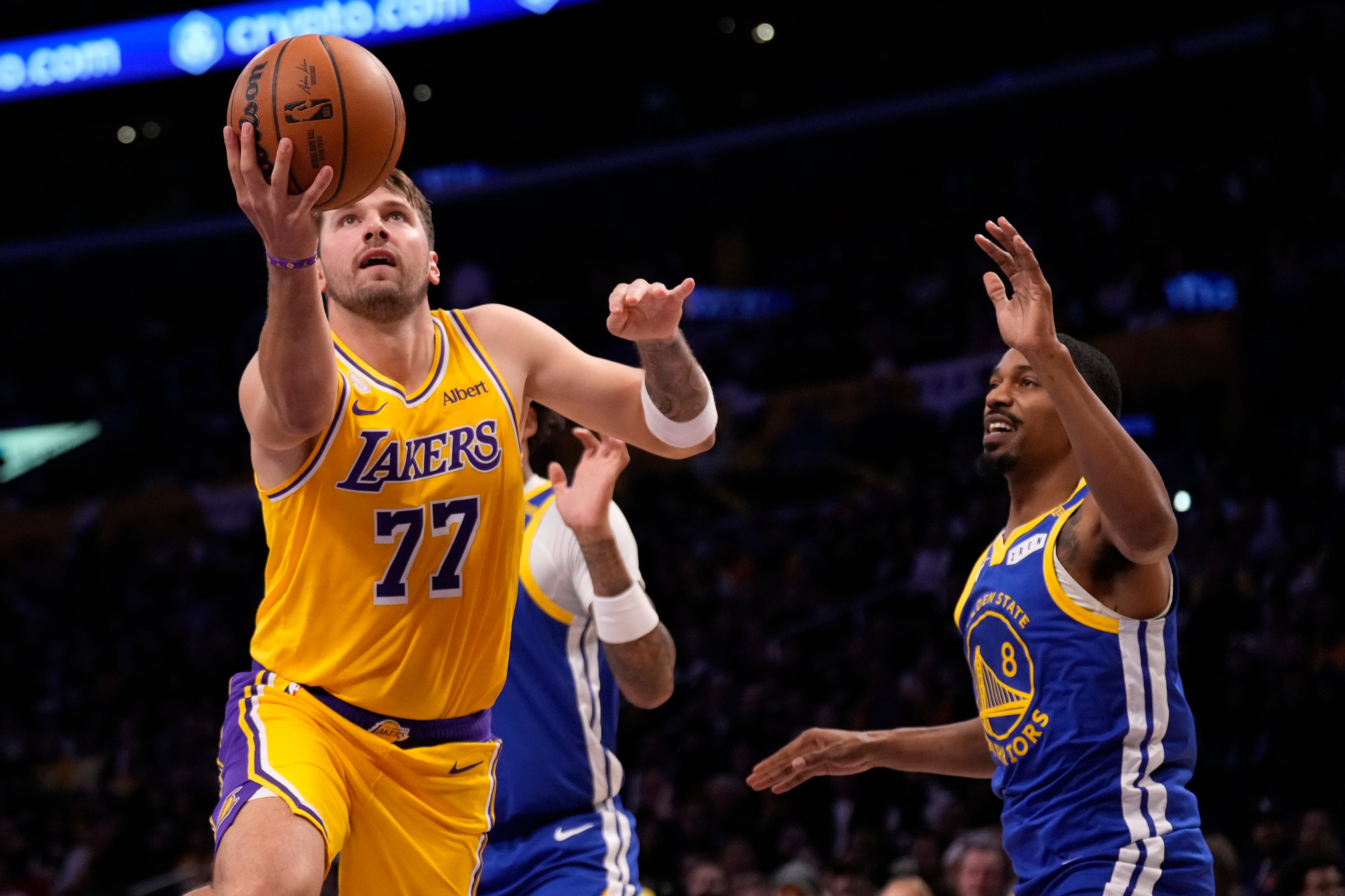 Walker Kessler has perfect Lakers debut with 12-for-12 shooting in 127-105 win over Warriors