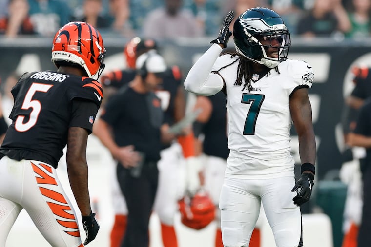 Eagles cornerback Kelee Ringo (right) defends Bengals wide receiver Tee Higgins during Thursday's preseason game.