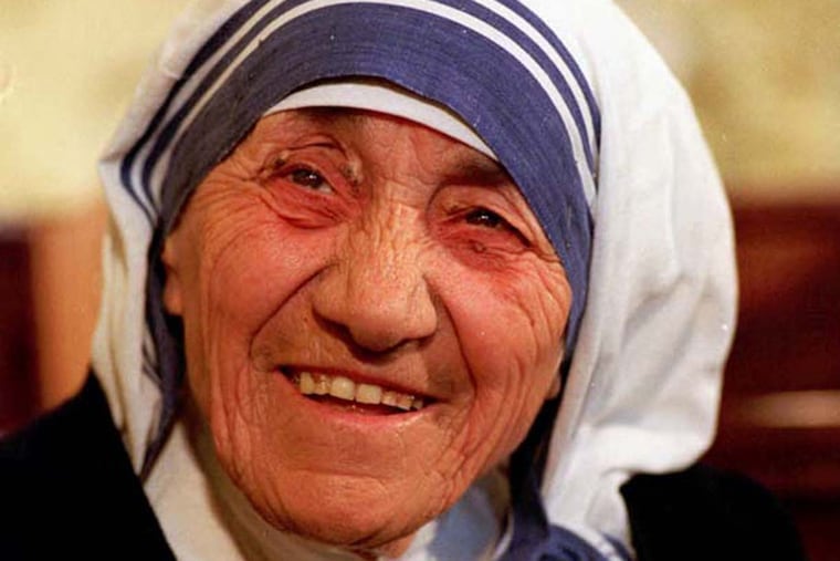 ** ADVANCE FOR FRIDAY AMS OCT. 17 **FILE**Mother Teresa smiles in London in this July 1993 file photo. As the Roman Catholic world prepares for her beatification on Oct. 19, 2003, Mother Teresa is remembered as a revered missionary to India's poorest of the poor, whose perpetual smile was as integral to her image as the weathered face and blue-trimmed robe. (AP Photo/Chris Bacon)