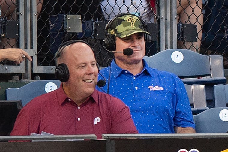 Ben Davis (right) alongside play-by-play announcer Tom McCarthy during a 2022 Phillies game.