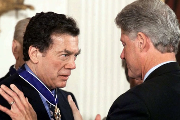 Edgar Bronfman Sr. receiving a Presidential Medal of Freedom from President Bill Clinton in 1999 at the White House. (AP)