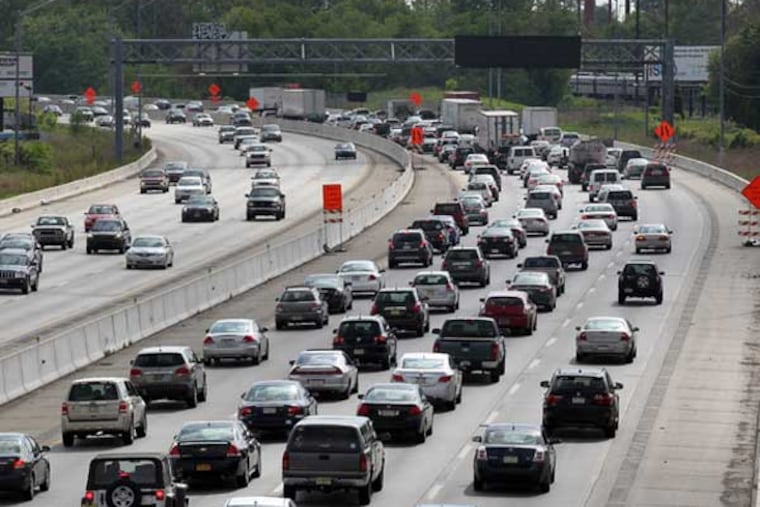 Traffic on Interstate 95 in Philadelphia. (Yong Kim / Staff Photographer)