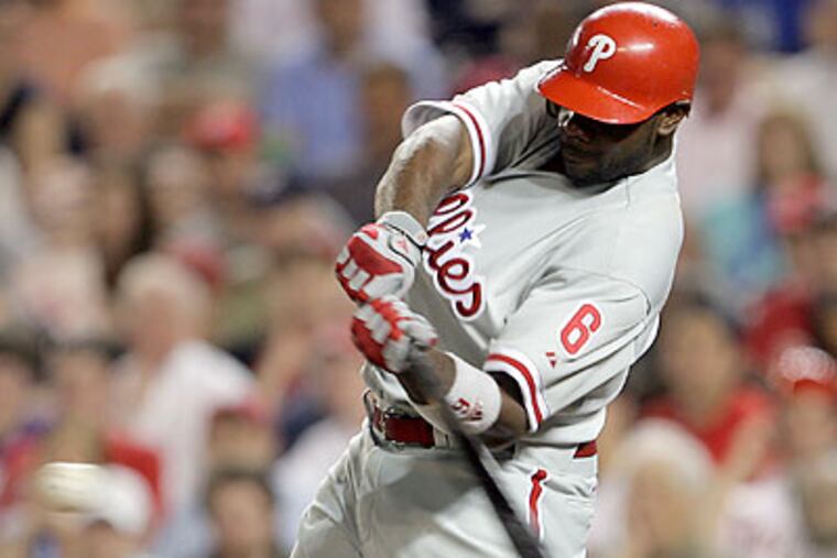 Ryan Howard smashed his second home run of the season in teh fifth inning Wednesday. (Yong Kim/Staff Photographer)