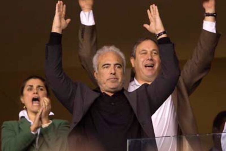 Eagles owner and CEO Jeffrey Lurie is now a billionaire, according to Forbes Magazine. (Ed Hille / Staff Photographer)