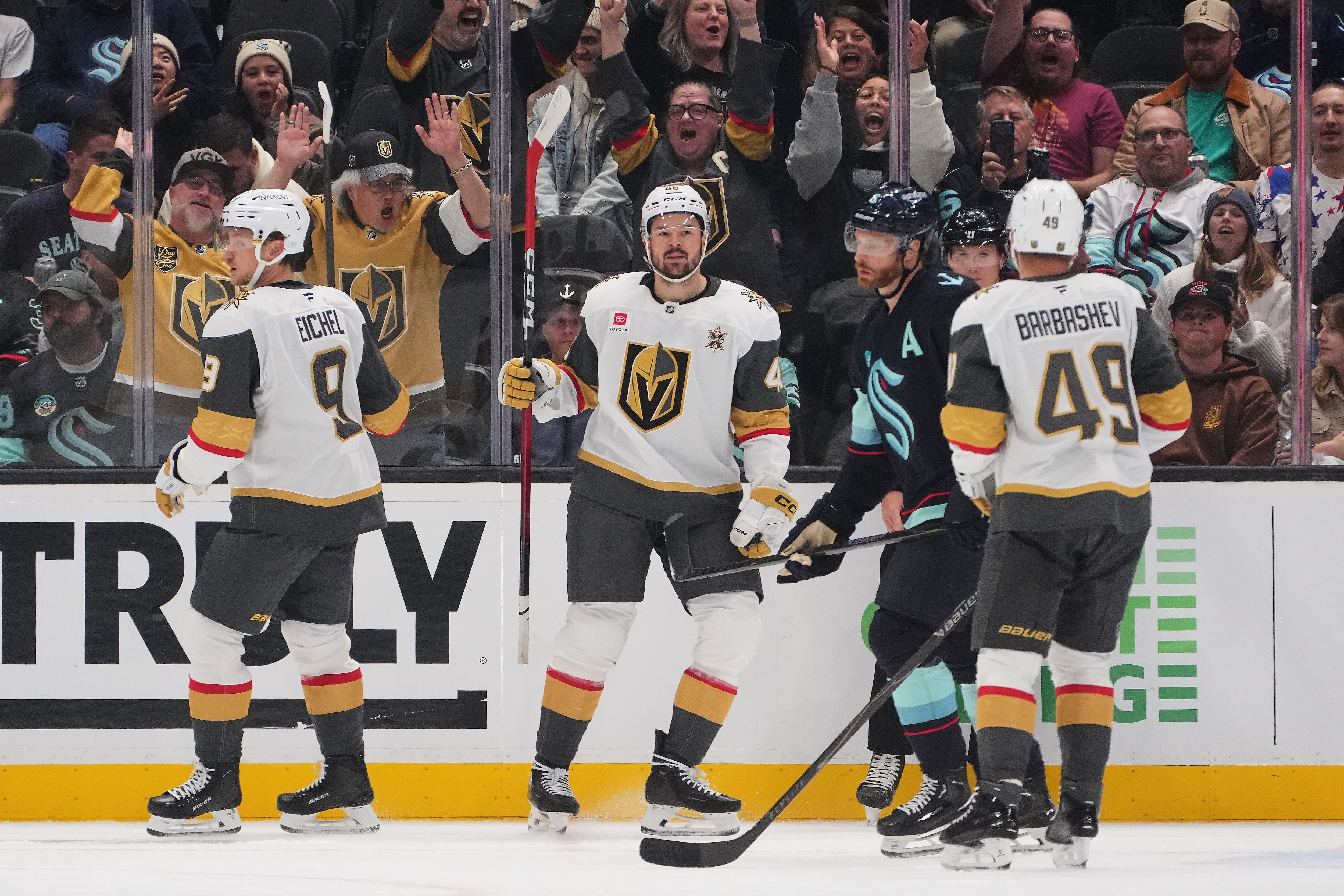 Golden Knights beat Kraken 6-2 behind 2 goals each from Olofsson and Hertl