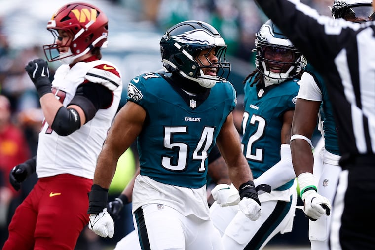 Eagles linebacker Jeremiah Trotter Jr. has an unusual habit during practices and games.