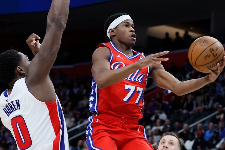 Rookie VJ Edgecombe (center) was the focal point of Detroit's defense with four Sixers starters out.