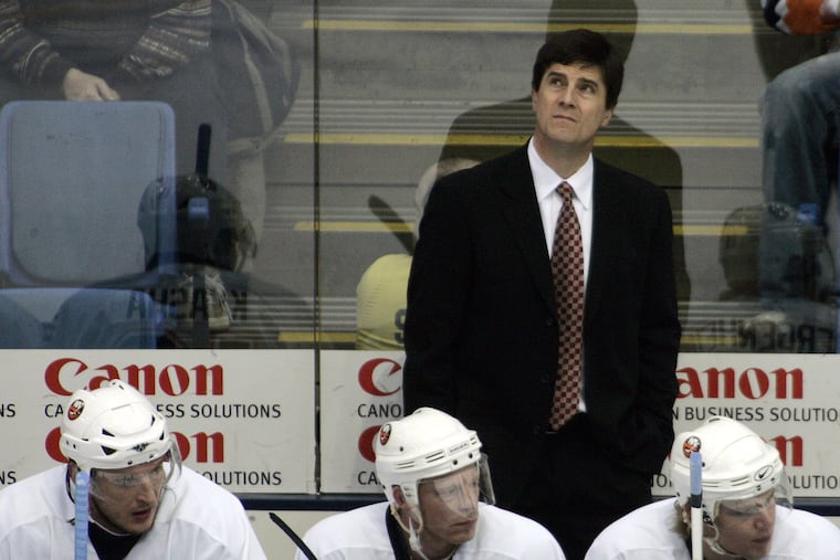 Brad Shaw, coaching the New York Islanders.