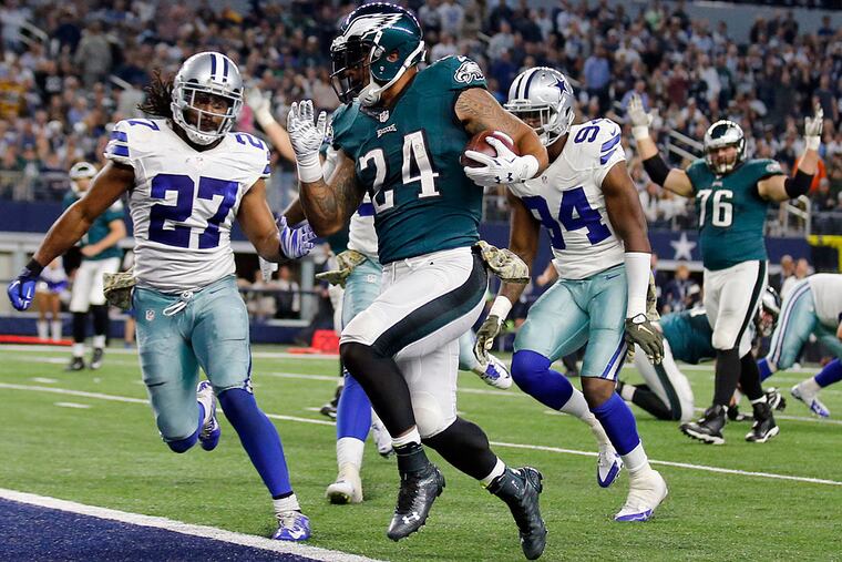 Ryan Mathews scores a touchdown against the Cowboys.