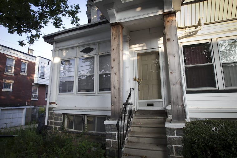 Philly’s DA seized this West Philadelphia home because it suspected the owner’s son was selling marijuana. (ALEJANDRO ALVAREZ / STAFF PHOTOGRAPHER )