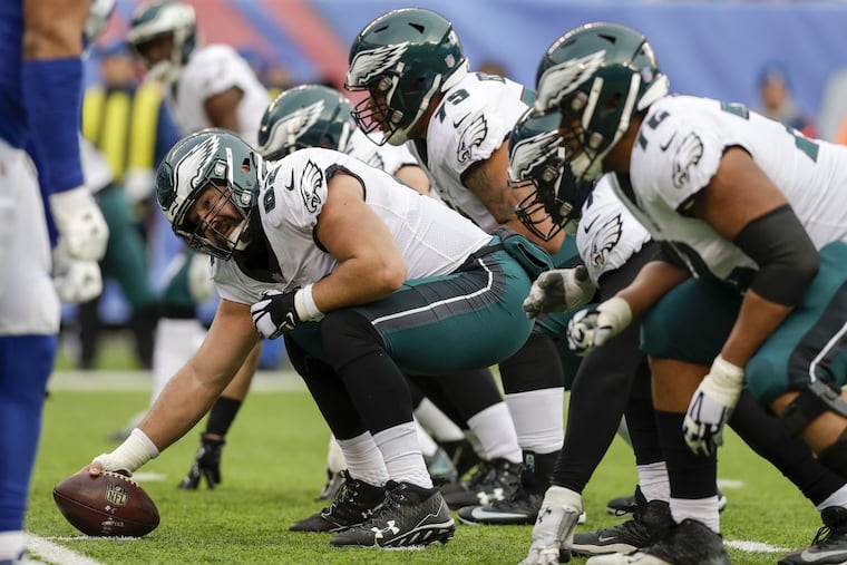 Eagles center Jason Kelce prepares to snap the football against the New York Giants on Sunday, December 17, 2017.