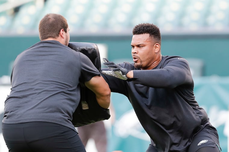 Eagles offensive guard Brandon Brooks works on drills during his rehabilitation from Achilles surgery.