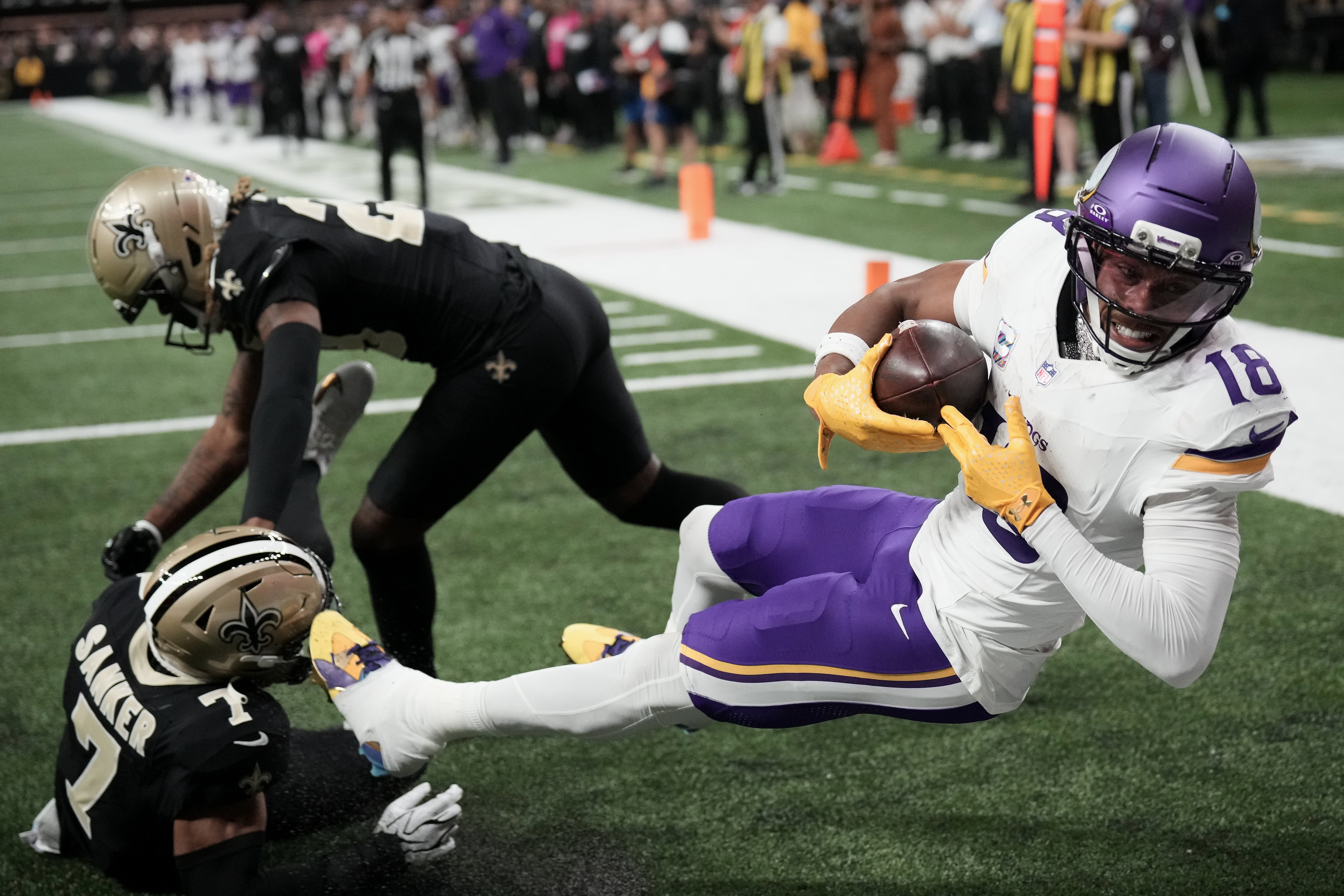 Jefferson, Jones and Murray all produce to help the unbeaten Vikings top the slumping Saints 23-13