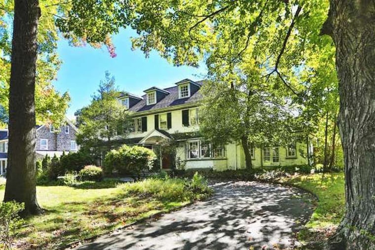 After moving into the 4,777-square-foot home more than 20 years ago, Claire Lomax began renovations that involved cosmetic upgrades to the exterior and a full renovation of the kitchen.