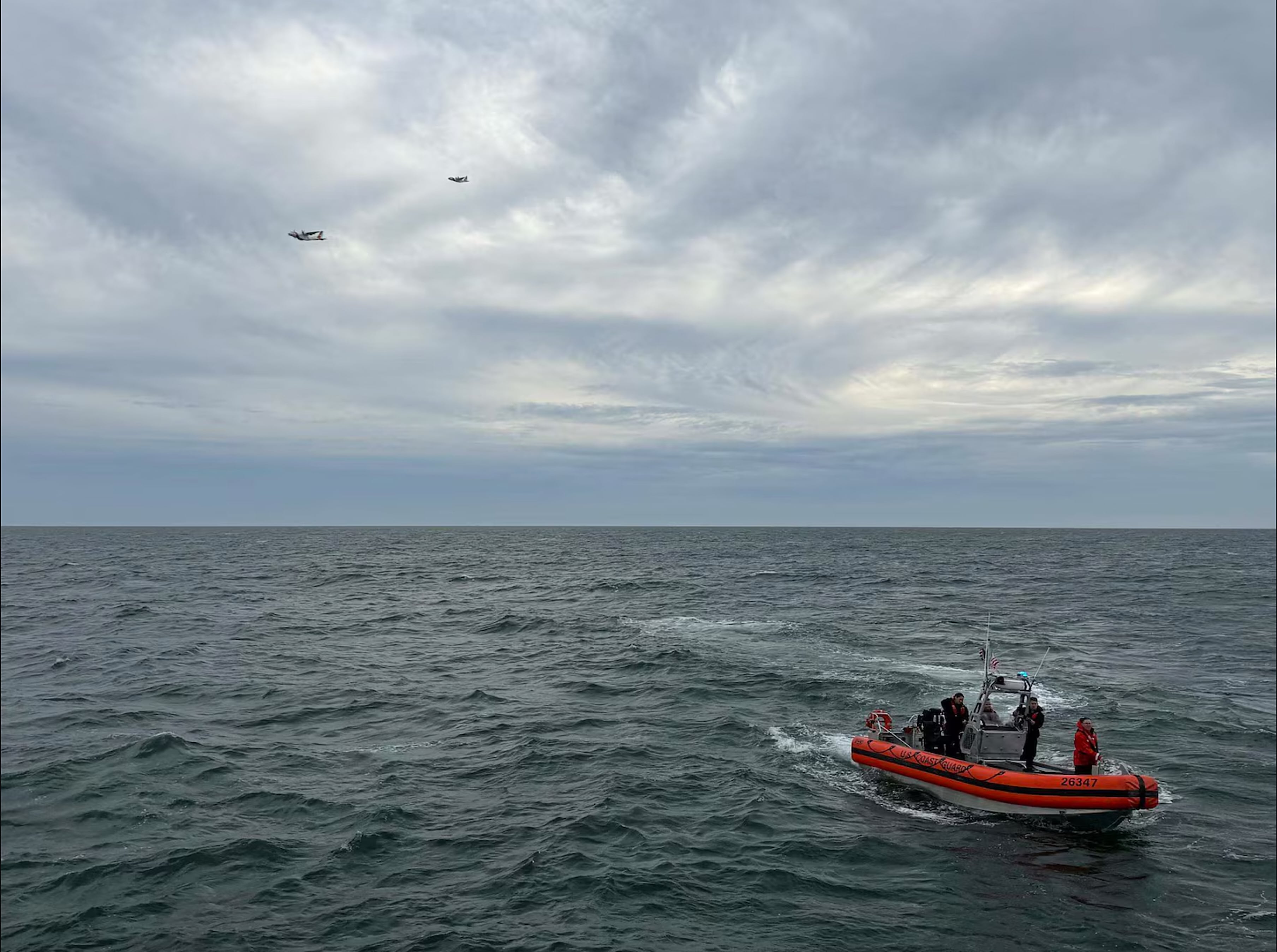 Search ongoing for missing medical flight from Bermuda to Boston as crews plan to scour ocean floor