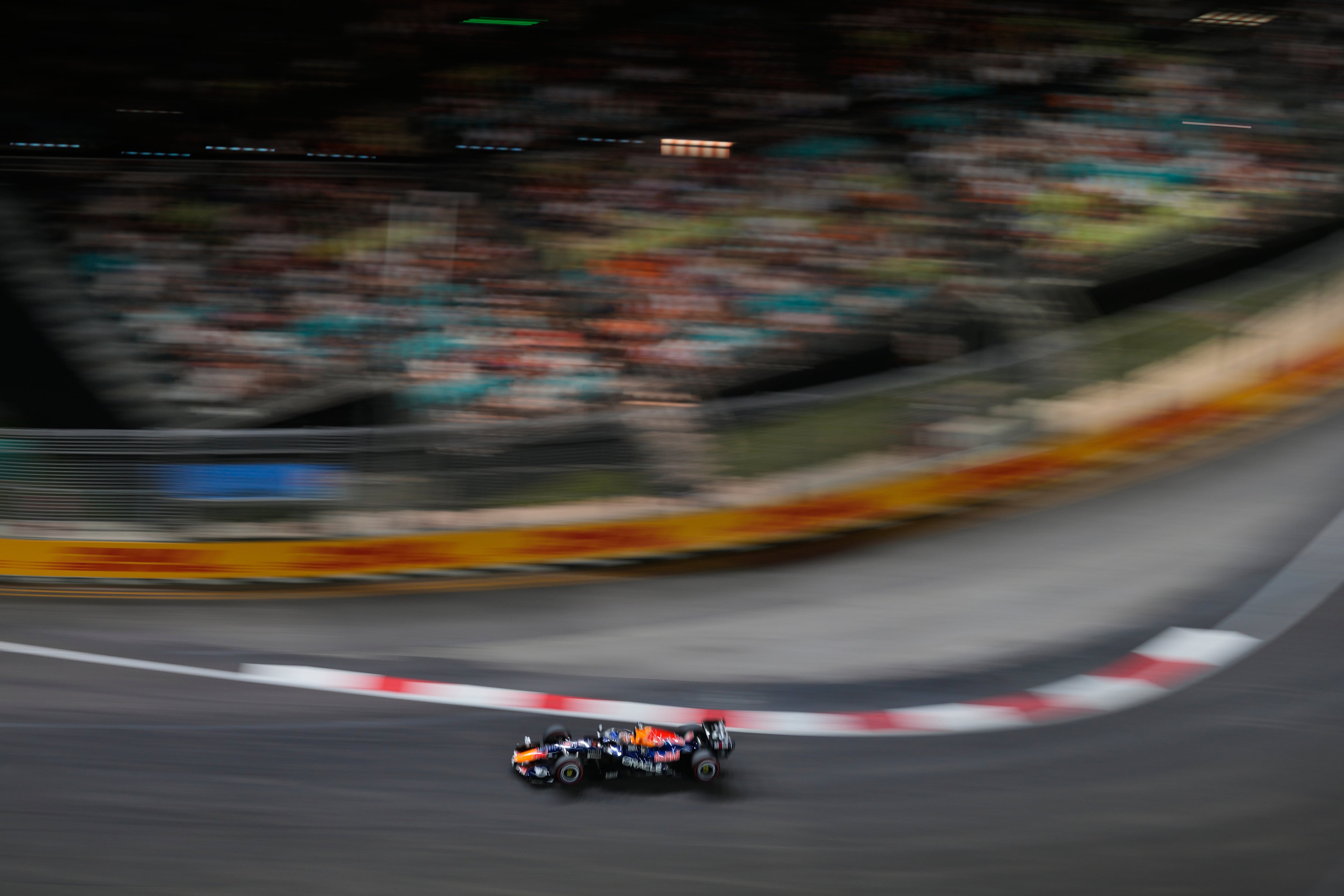 Max Verstappen aims to extend F1 winning run as he starts on pole for Singapore Grand Prix