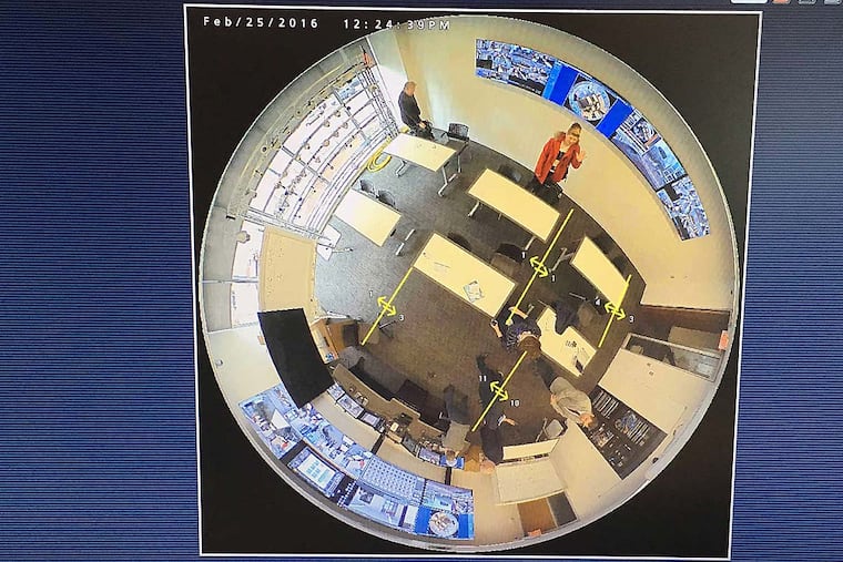 Gizmo20
Caption Panasonic I-PRO Ultra360 camera is watching your every move. Greg Peratt demonstrates the new Panasonic Arbitrator Body Worn Camera By Jonathan Takiff