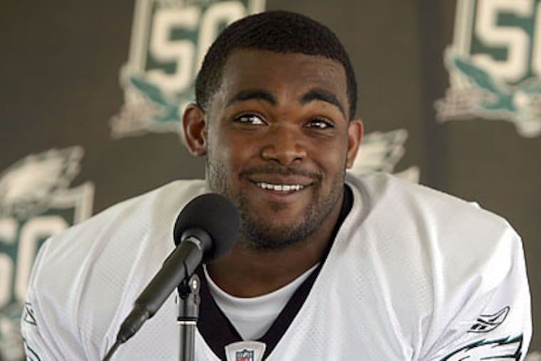 Eagles defensive end Brandon Graham never had a serious injury before last year. (Yong Kim/Staff file photo)