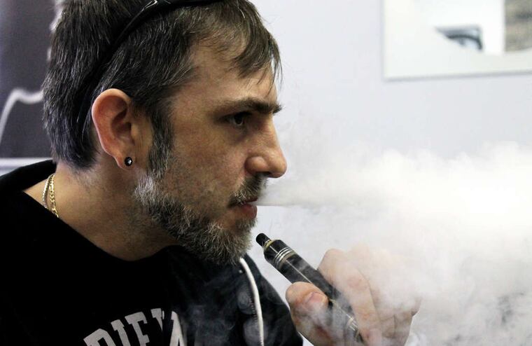 Popularity of e-cigarettes gives rise to 'vaping' lounges