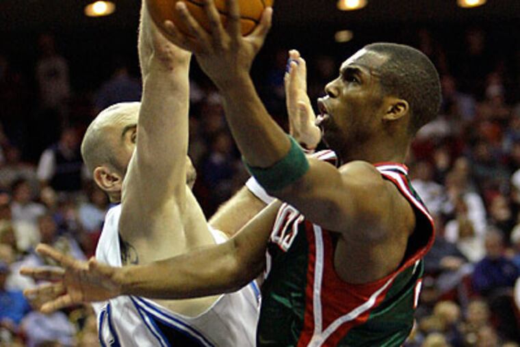 The 76ers see potential in shooting guard Jodie Meeks. (John Raoux/AP file photo)