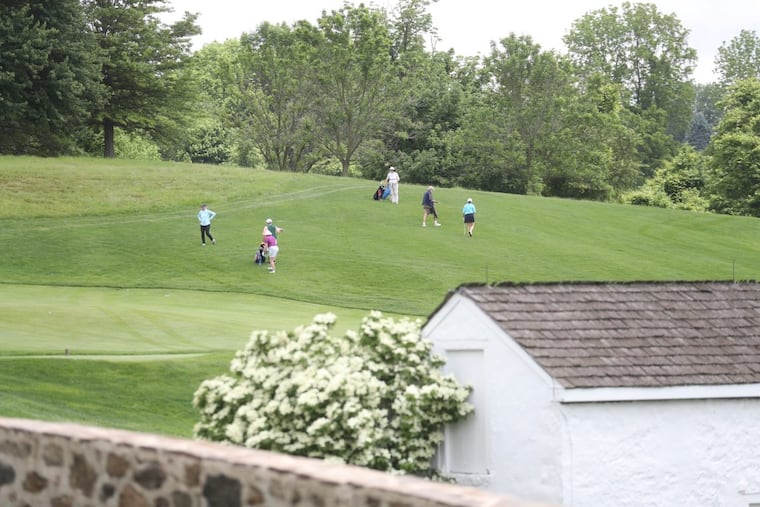 The Stonewall Golf Club’s two courses were built on a 1,200-acre dairy farm, utilizing its massive stone barn as a clubhouse.