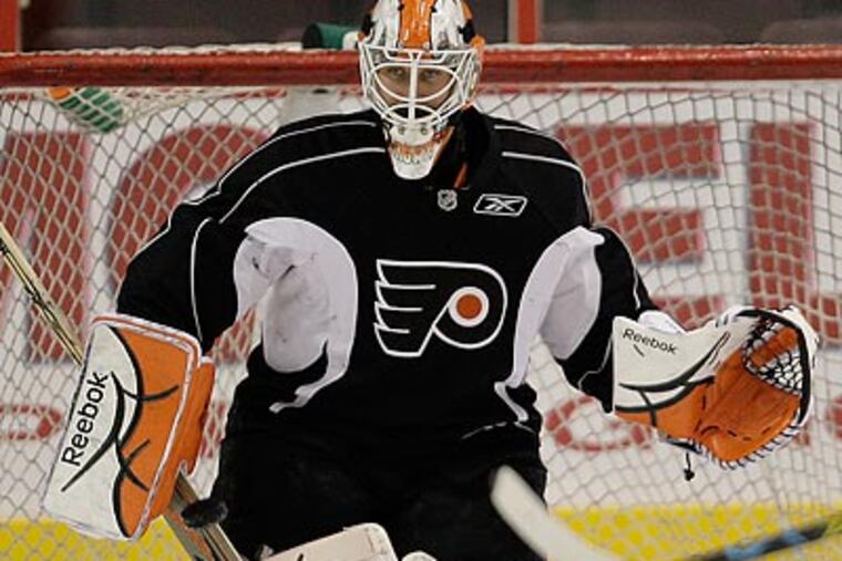 Michael Leighton was yanked out of Game 1 and Sunday's Game 5. (David Maialetti/Staff Photographer)