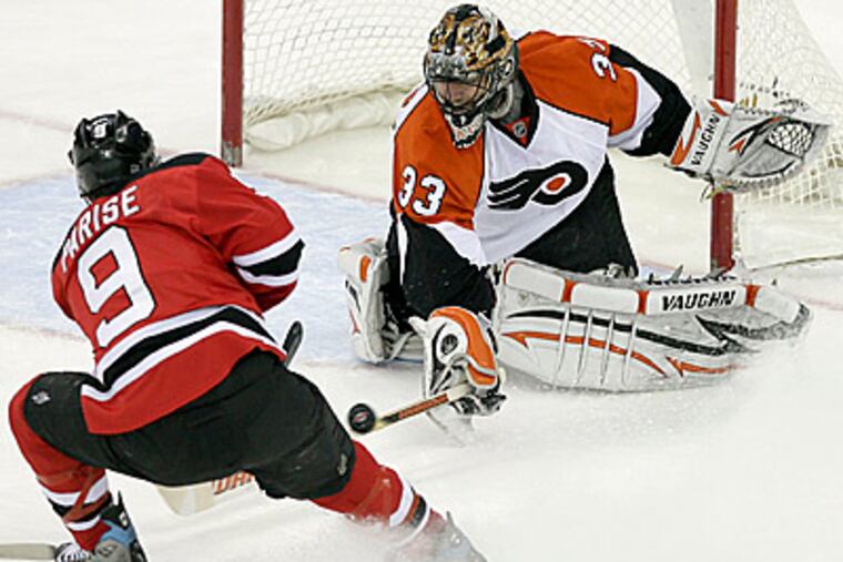 The Flyers advance to the second round of the playoffs after beating the Devils in five games. (Yong Kim / Staff Photographer)