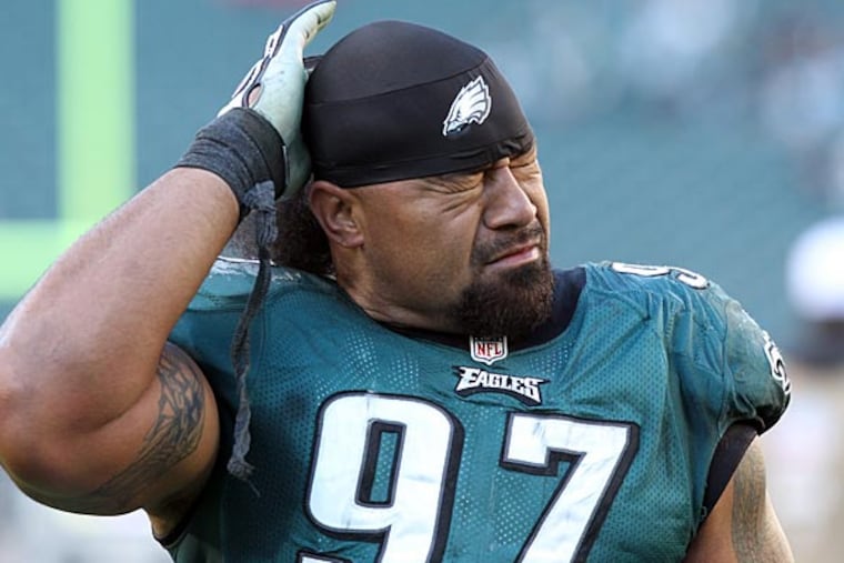 Former Eagle Isaac Sopoaga. (Yong Kim/Staff Photographer)