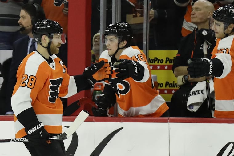 Claude Giroux and many other Flyers players attended the Philadelphia Eagles’ NFC championship game win over the Minnesota Vikings.