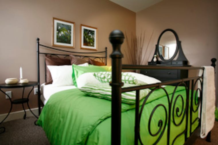 Can you have a mirror in the bedroom? Yes.