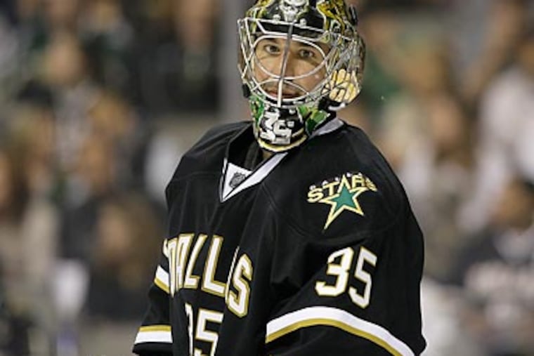 Pending free-agent goaltender Marty Turco turned down a three-year contract offer from the Flyers. (AP Photo / Tony Gutierrez)