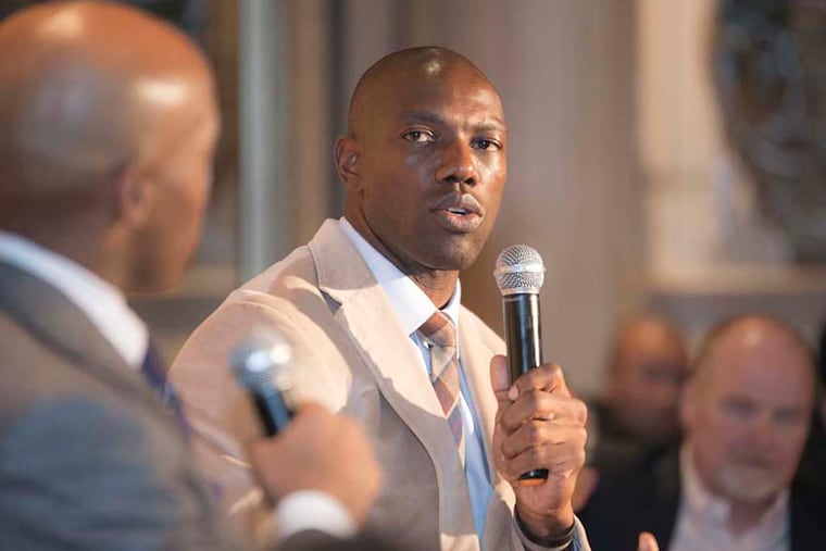 Here: Terrell Owens gives talk - Give the gift of time to your fan -- with a favorite athlete. At Thuzio events, businessmen and women mix up close and personally with superstar athletes. Financial firms are increasingly bringing in sports execs like Philadelphia Union’s Dave Rowan to teach leadership and tell “behind-the-scenes” stories. Credit: Julie Michelle