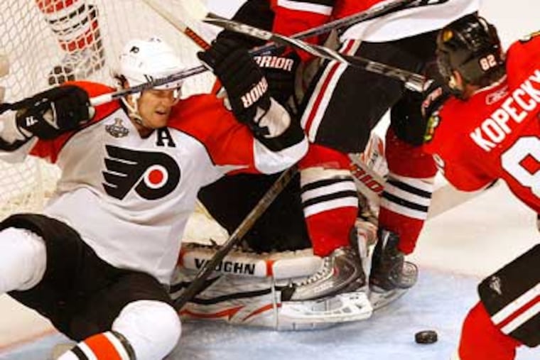 Chris Pronger was on the ice for six of seven of Chicago's goals in Game 5 of the Cup Finals. (David Maialetti / Staff Photographer)