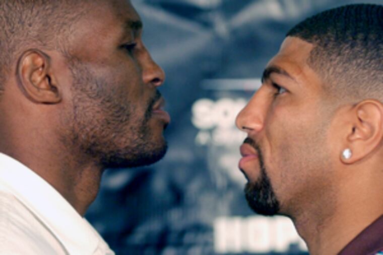 Bernard Hopkins and Winky Wright have a prefight stare-down.