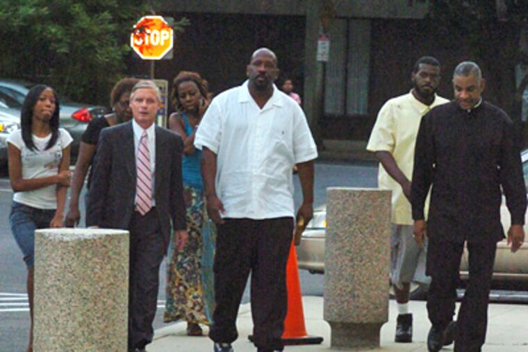 Cops say that record of phone calls, mostly from suspect Will Hook (center), show that he orchestrated the entire sequence of events that led to two murders. (James Heaney / Staff file photo)