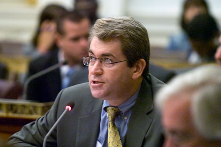 Philadelphia City Councilman Bill Green makes a speech on the city's budget crisis during the city council session. ( Clem Murray / Staff Photographer )