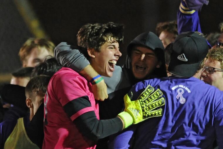 Roman Catholic soccer topped Bonner-Prendergast, 5-0, on Wednesday. ( CLEM MURRAY / Staff Photographer )