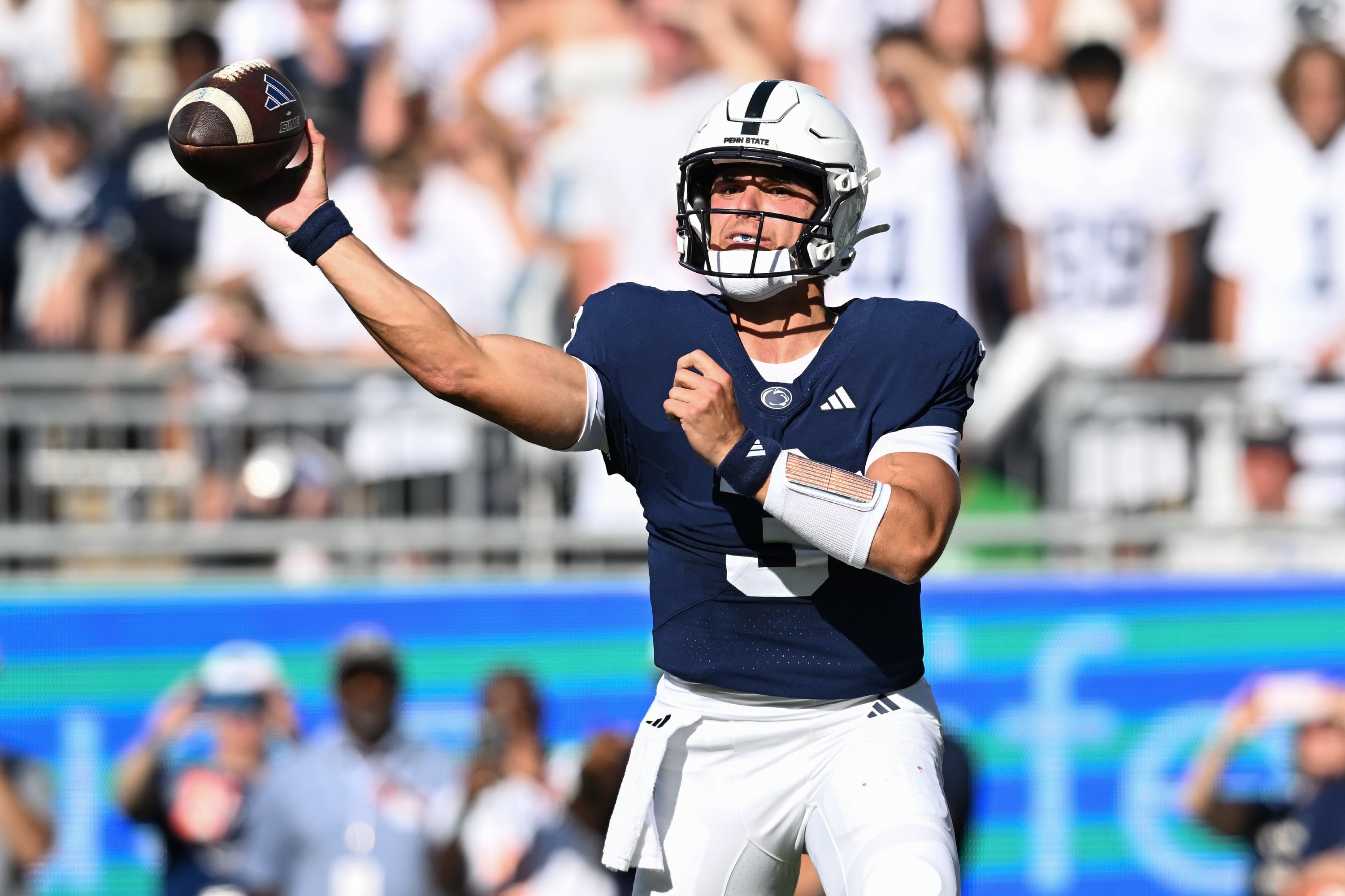 Rocco Becht shines with 4 TDs as No. 18 Penn State beats Marshall 45-0